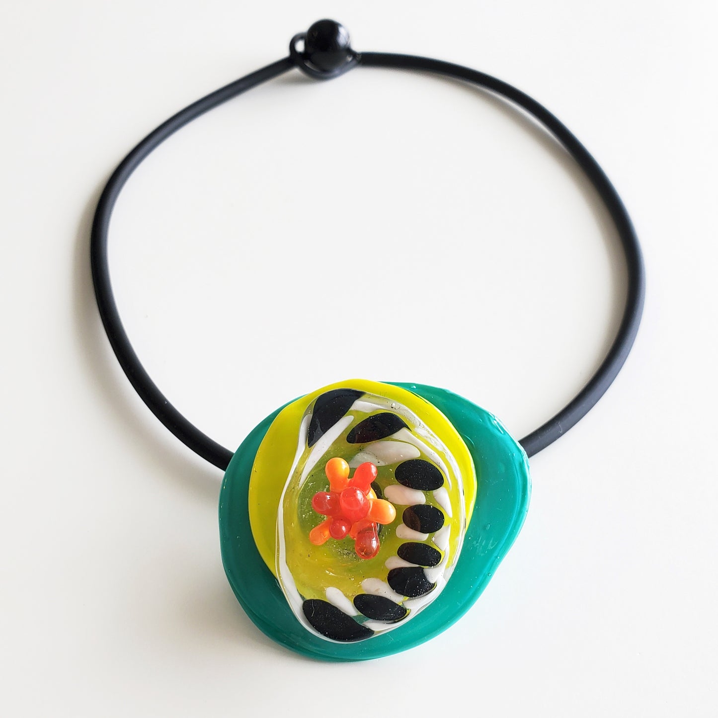 Blown Disc Flower Necklace